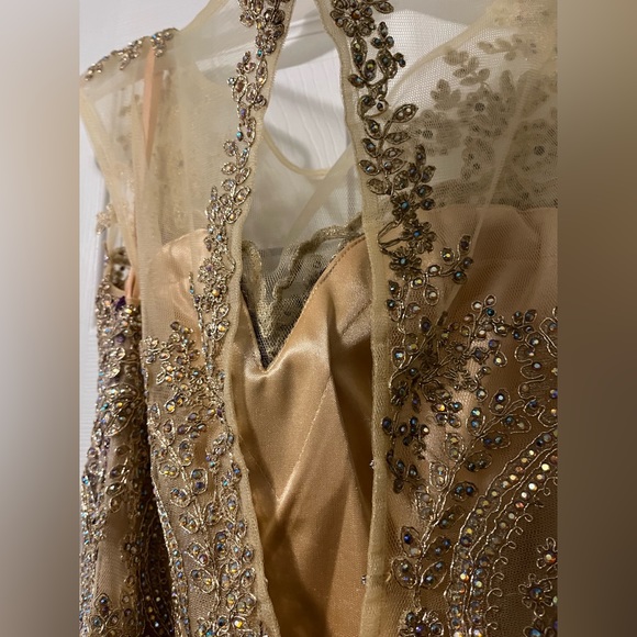 Dave & Johnny Purple and Gold Dress. MOTHER OF THE BRIDE/GROOM DRESS - Picture 4 of 8